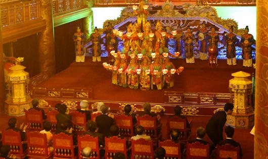 Ngày 'bận rộn' của Nhật hoàng Akihito và Hoàng hậu 