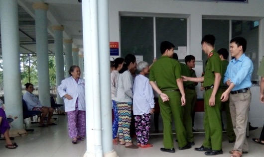 Công an thị xã Hương Trà: “Nồi cháo yêu thương” đến bệnh nhân nghèo