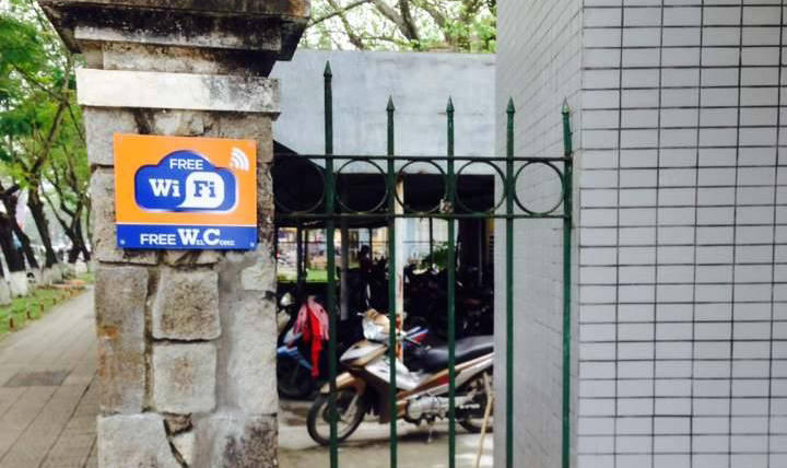 Công sở Huế 'đua nhau' mời du khách dùng miễn phí nhà vệ sinh