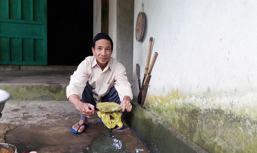 Kỳ lạ giếng khoan châm nước bùng lửa nấu được lẩu suốt 10 năm