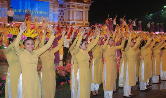 Ấn tượng Lễ khai mạc Festival nghề truyền thống Huế 