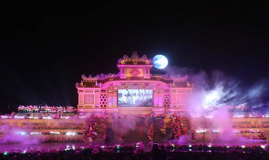 Ấn tượng Lễ khai mạc Festival nghề truyền thống Huế 