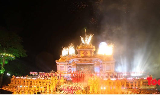 Ấn tượng Lễ khai mạc Festival nghề truyền thống Huế 