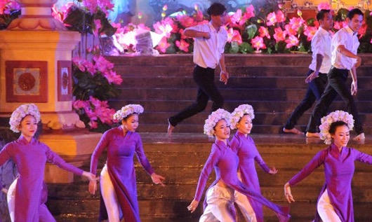 Ấn tượng Lễ khai mạc Festival nghề truyền thống Huế 