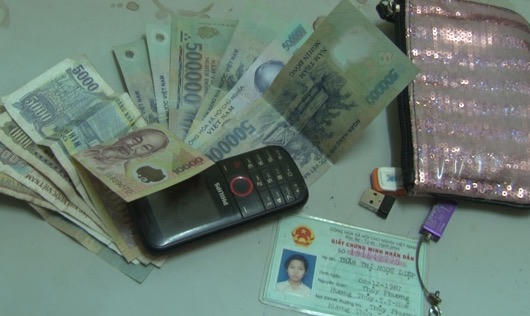 Tấm lòng đẹp của hai du khách Pháp