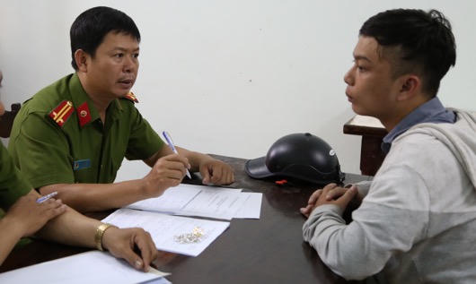 Thưởng nóng Ban chuyên án bắt đối tượng cướp tiệm vàng