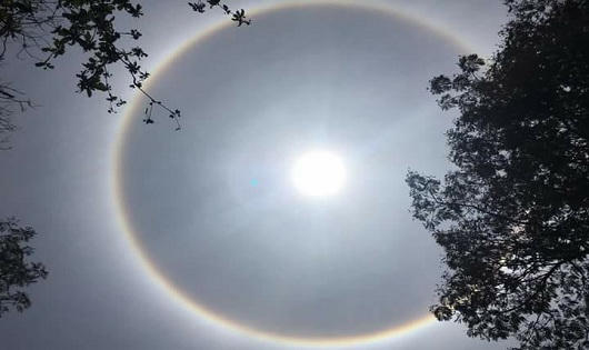 Xôn xao về hào quang bao quanh mặt trời ở Huế mùa Phật Đản