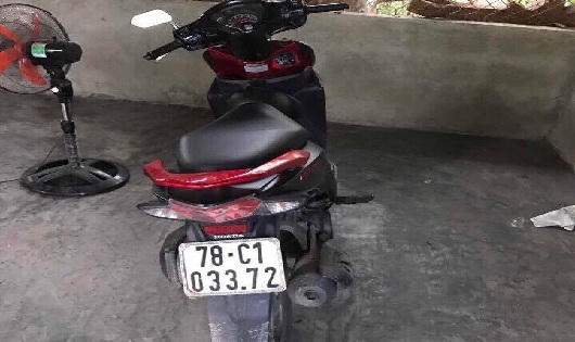 Dừng xe kiểm tra vi phạm giao thông, phát hiện kẻ trộm xe máy