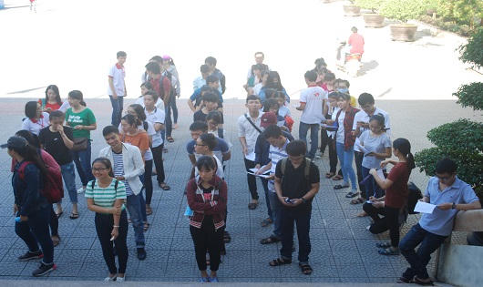 Huế: Hàng ngàn bạn trẻ hăng hái đi hiến máu giữa trời nóng bức