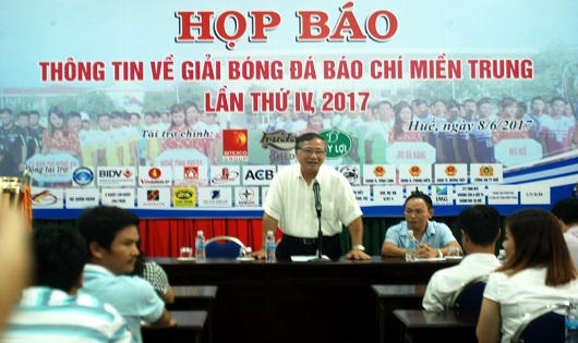Giải bóng đá Báo chí Miền Trung 2017 quy tụ trên 300 nhà báo, phóng viên