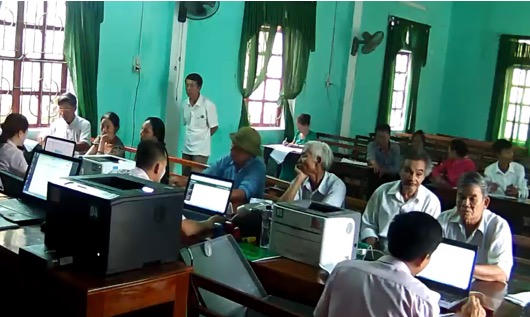 Ngân hàng CSXH thị xã Ba Đồn, triển khai dịch vụ tin nhắn đến khách hàng