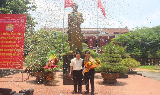 Nồng nhiệt chào đón chủ nhân HCV Olympic Sinh học quốc tế