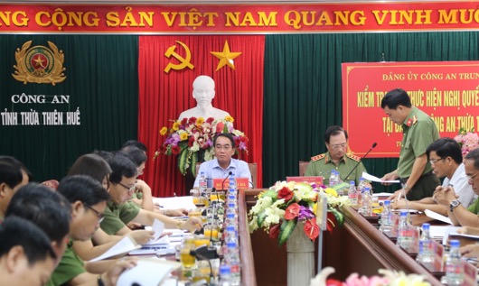 Thứ trưởng Bộ Công an kiểm tra việc thực hiện Nghị quyết TW 4 tại Thừa Thiên Huế