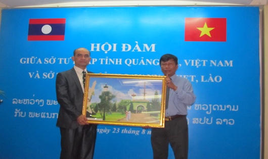 Hội đàm Sở Tư pháp 2 tỉnh Quảng Trị - Savannakhet