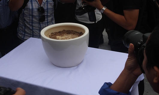 Tiếp nhận đất thiêng từ Trường Sa vào đàn Xã Tắc