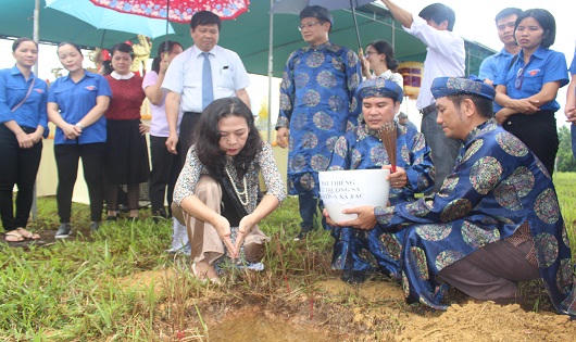 Tiếp nhận đất thiêng từ Trường Sa vào đàn Xã Tắc