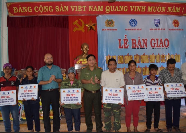 Công an TT. Huế chung tay giúp người dân thoát nghèo