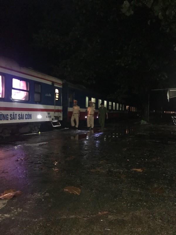 Cứu nạn thành công đoàn tàu Bắc – Nam mắc kẹt do lở núi ở đèo Hải Vân