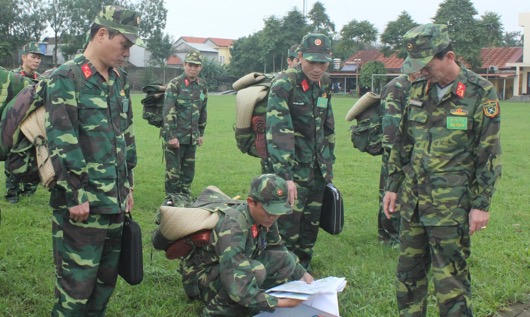 Diễn tập Chỉ huy - Tham mưu 1 bên 2 cấp trên bản đồ và ngoài thực địa