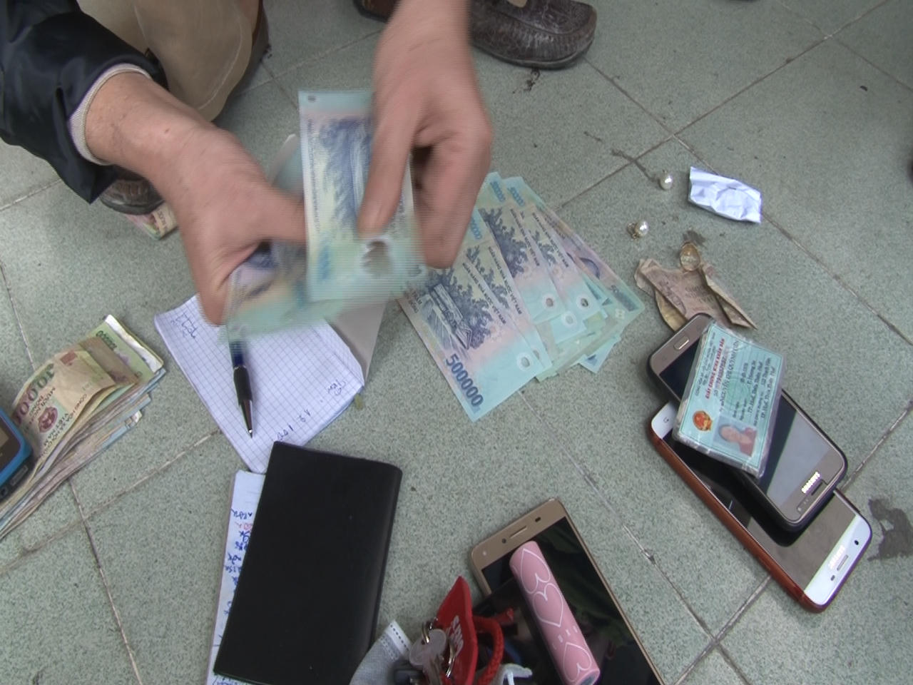 Huế: Phá sòng bạc qua mạng Internet 