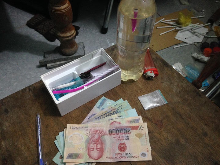 Đôi tình nhân thuê phòng trọ tàng trữ trái phép chất ma tuý