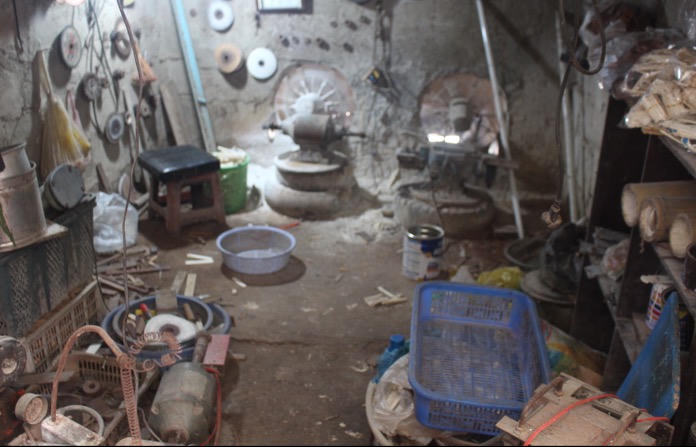 Gặp nghệ nhân làm xăm hường duy nhất tại Huế 