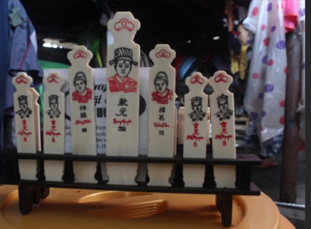 Gặp nghệ nhân làm xăm hường duy nhất tại Huế 