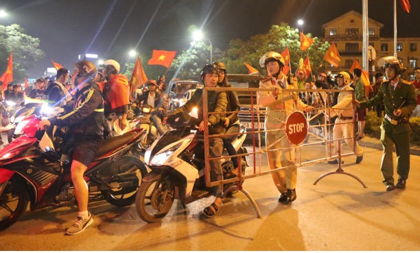 Công an TT. Huế nỗ lực đảm bảo giao thông sau chiến thắng của U23 Việt Nam 