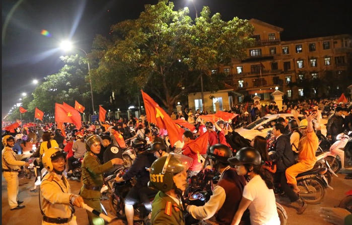 Công an TT. Huế nỗ lực đảm bảo giao thông sau chiến thắng của U23 Việt Nam 