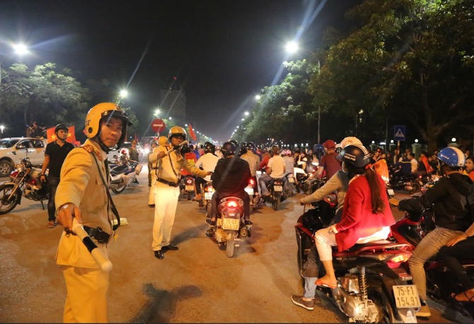 Công an TT. Huế nỗ lực đảm bảo giao thông sau chiến thắng của U23 Việt Nam 