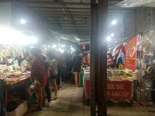 Dở khóc dở cười ở khu chợ đêm sinh viên tự phát tại Huế