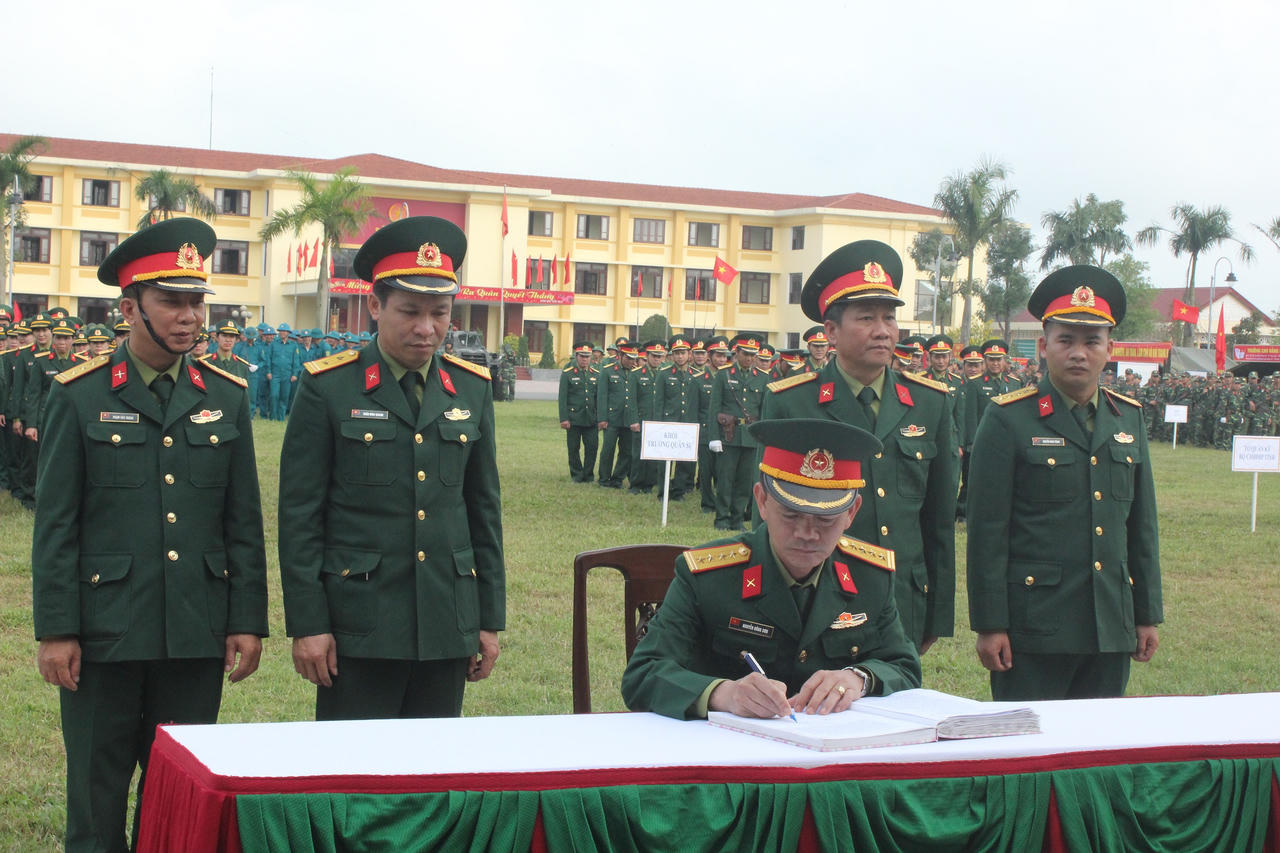 LLVT tỉnh TT Huế ra quân huấn luyện năm 2018  