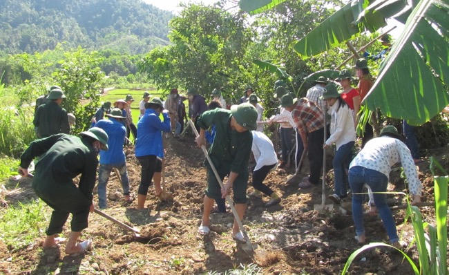 Cảnh 'lạ' đầu năm trên vùng 'đất chết' A Sho