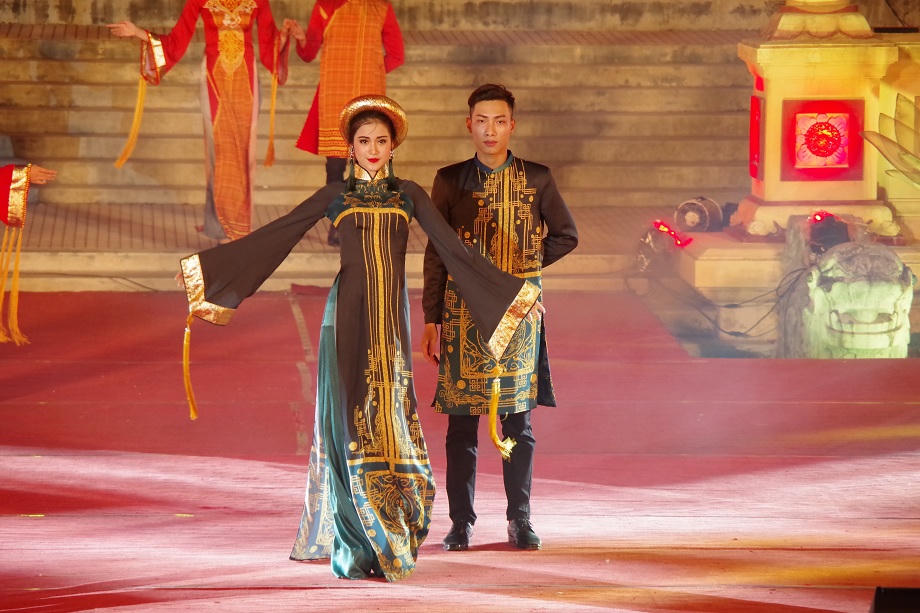 Lung linh, tinh tế Lễ hội Áo dài 'Huế vàng son'