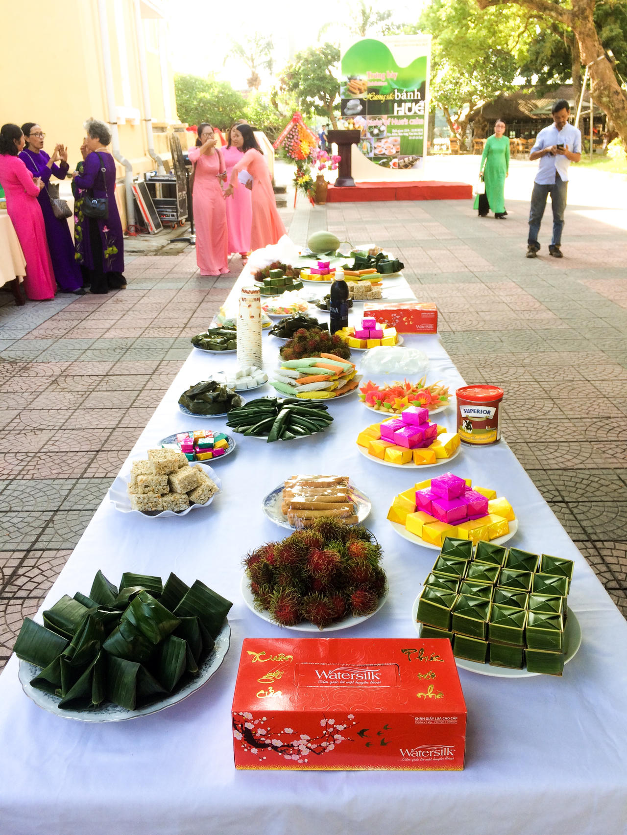 Đặc sắc triển lãm 'Hương sắc bánh Huế'