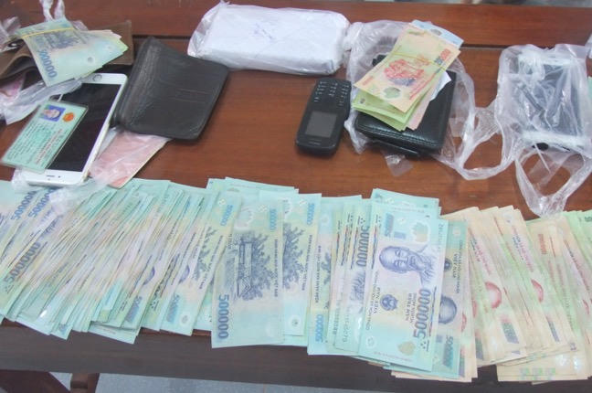 Cá độ bóng đá, nhóm thanh niên bị bắt quả tang 