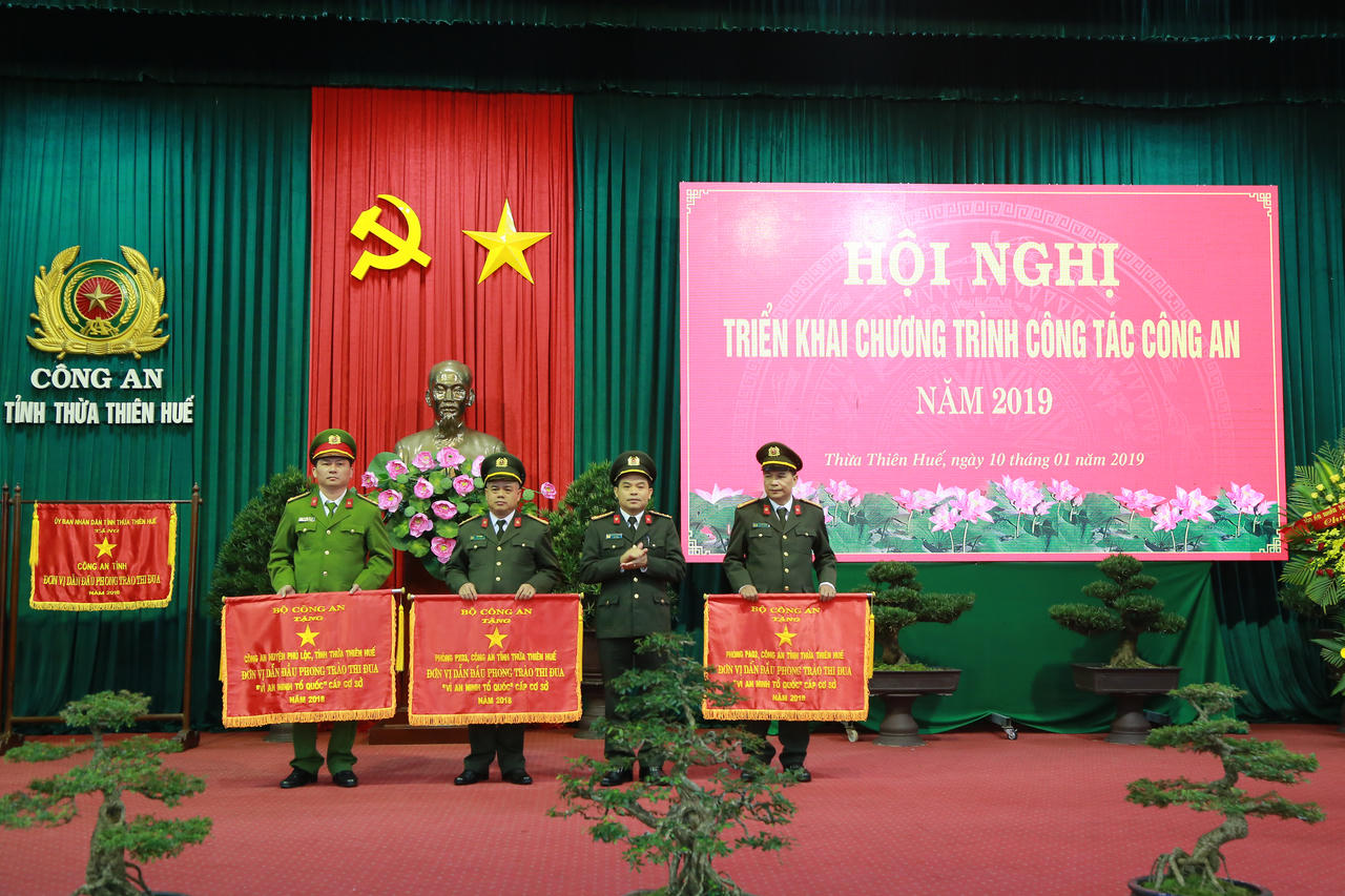 Công an TT. Huế bám sát cơ sở, gần gũi với dân