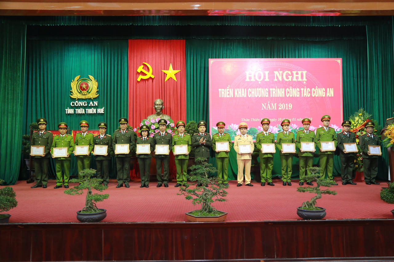 Công an TT. Huế bám sát cơ sở, gần gũi với dân