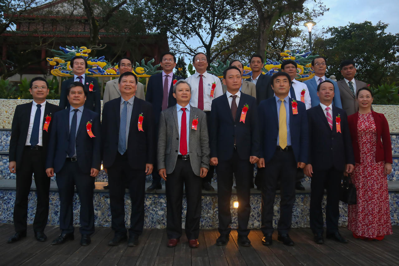 Khánh thành cây cầu gỗ lim trên sông Hương