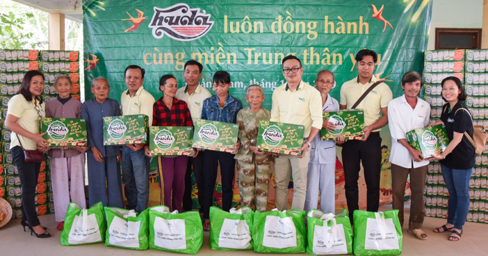 Huda mang quà tết đến với bà con Miền trung 