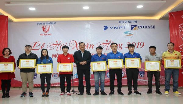 1.000 sinh viên Huế hiến máu giúp bệnh nhân dịp Tết