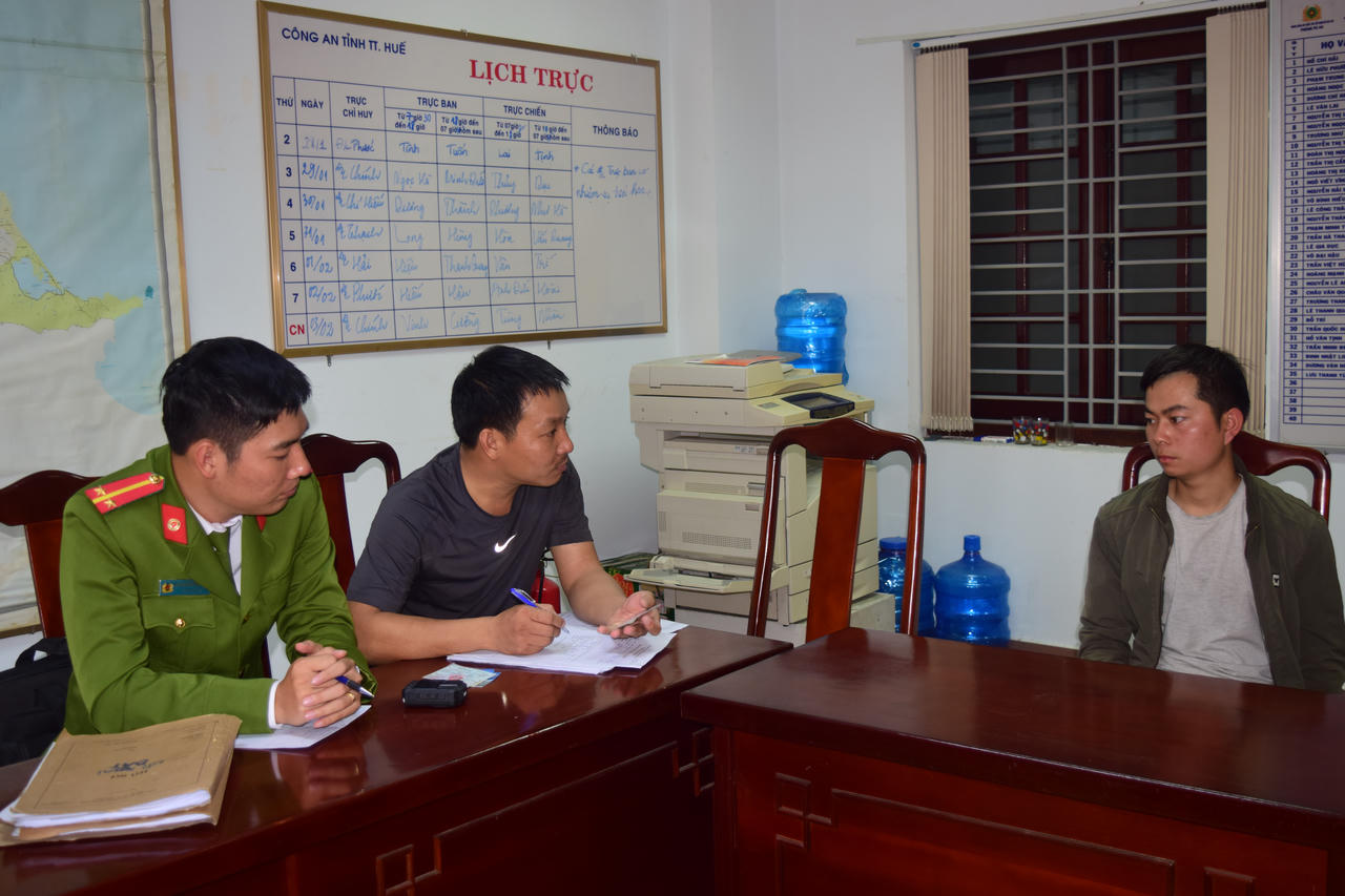 Dùng xe tang chở lượng ma túy 'khủng', thắp hương đi hàng trăm cây số