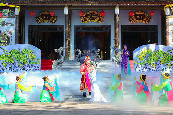 Ngưỡng vọng tiền nhân, Huế khai hội Đền Huyền Trân