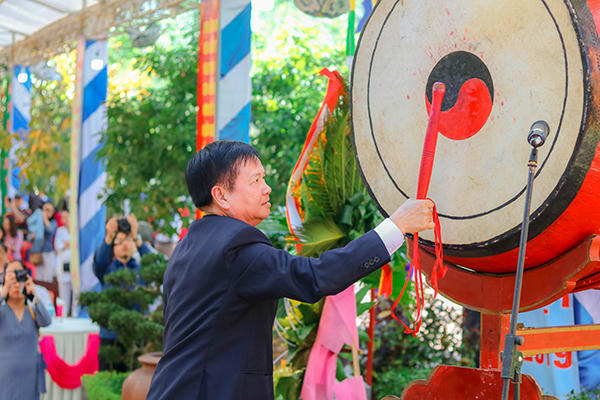 Ngưỡng vọng tiền nhân, Huế khai hội Đền Huyền Trân