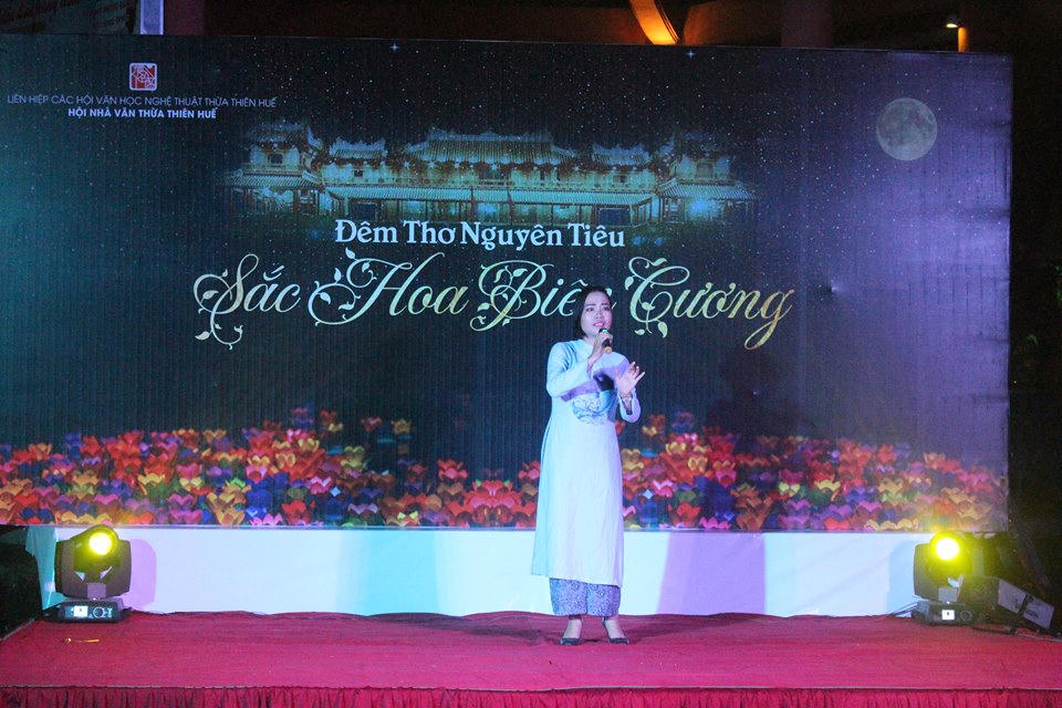 'Sắc hoa biên cương' trong đêm thơ nguyên tiêu 