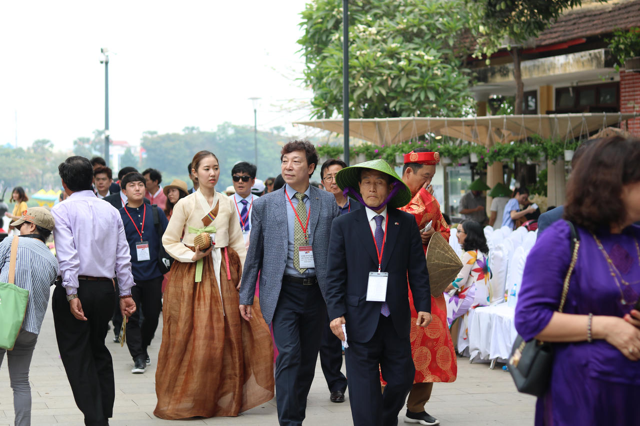 Lễ hội Hoa làng nghề ở Huế