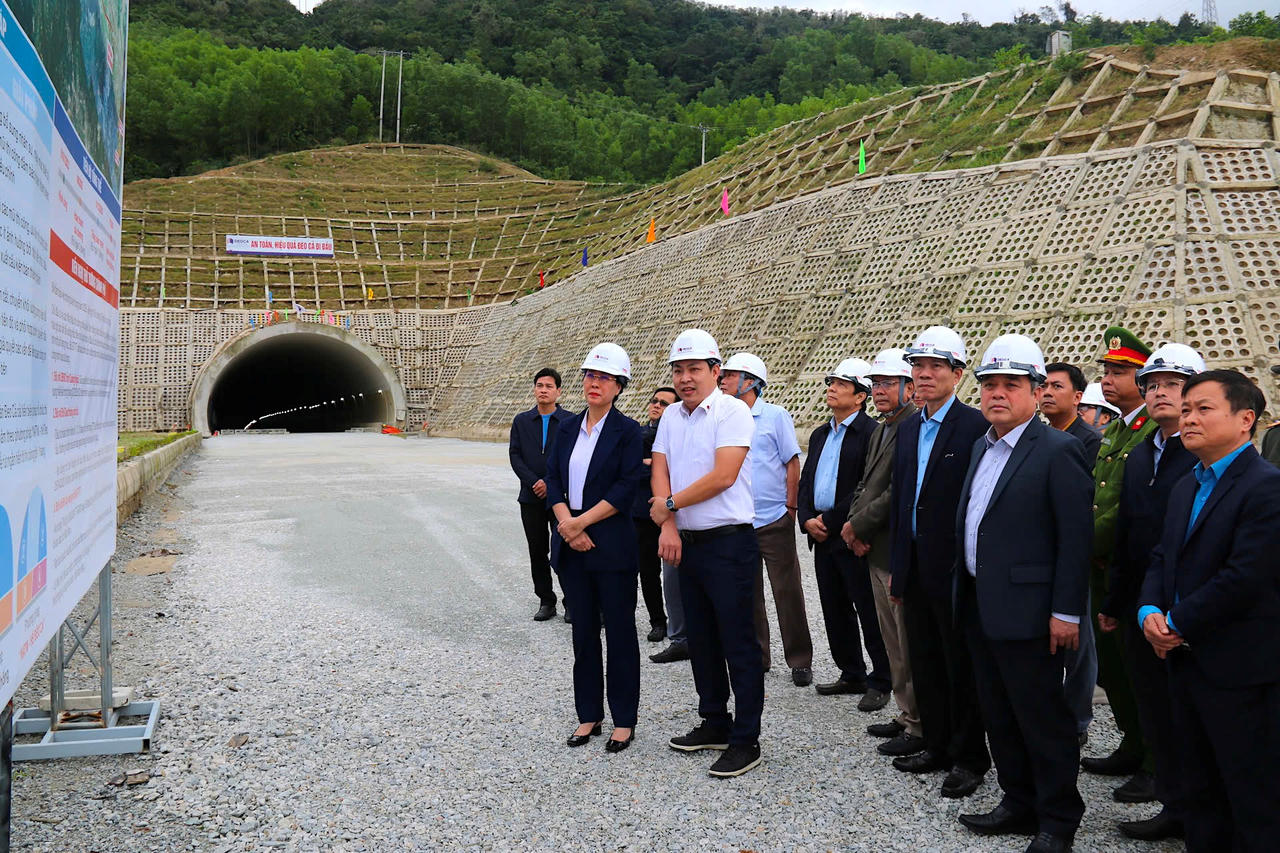 Bí thư Tỉnh ủy Quảng Ngãi thăm, chúc Tết người lao động dự án Quảng Ngãi - Hoài Nhơn