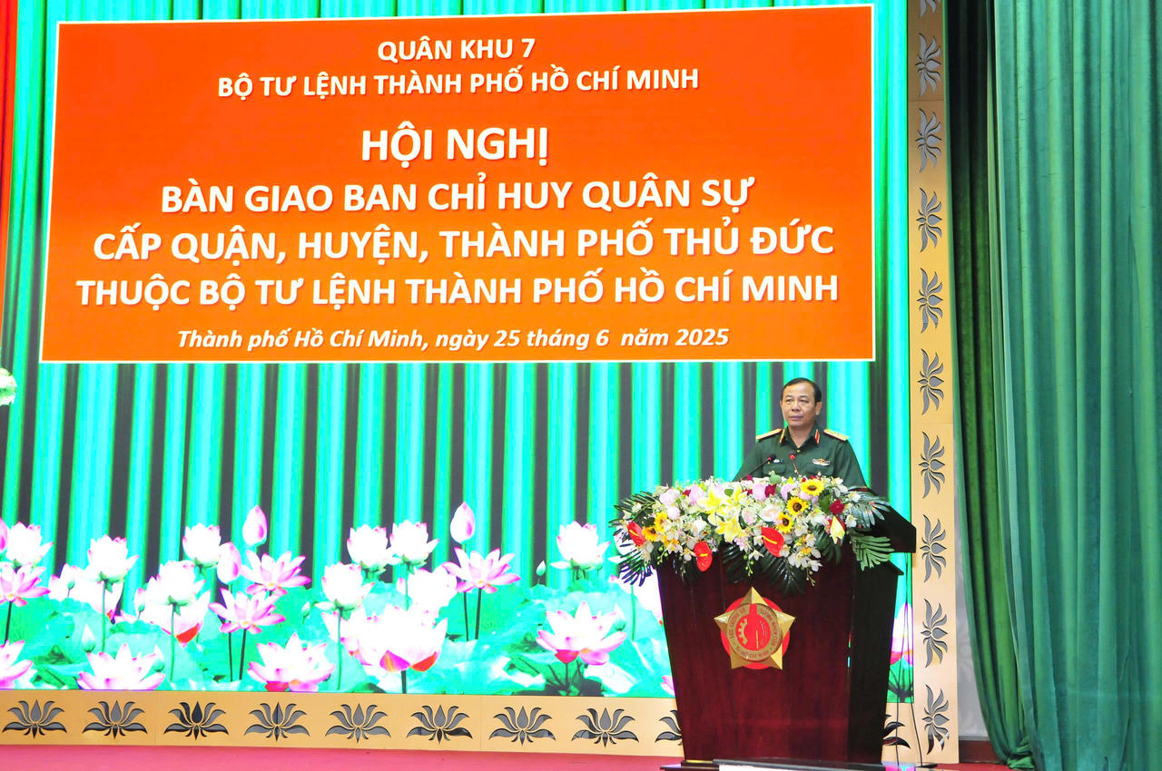 Bộ Tư lệnh TP Hồ Chí Minh công bố giải thể Ban CHQS cấp huyện
