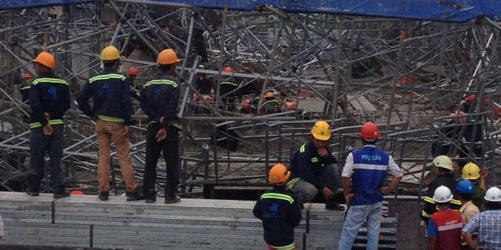 Vụ sập giàn giáo ở TP.HCM: 8 người thương vong