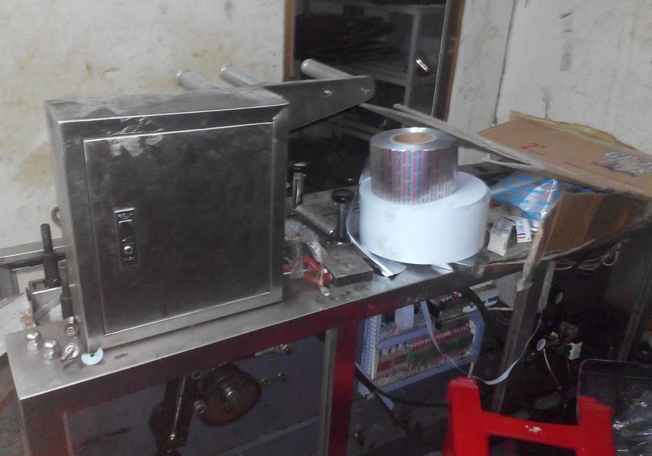 “Đột kích” cơ sở sản xuất thực phẩm chức năng siêu bẩn